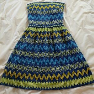 Geometric print strapless dress